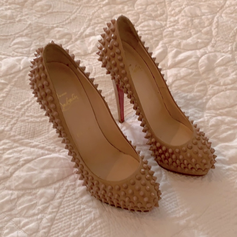 Louboutin size 38